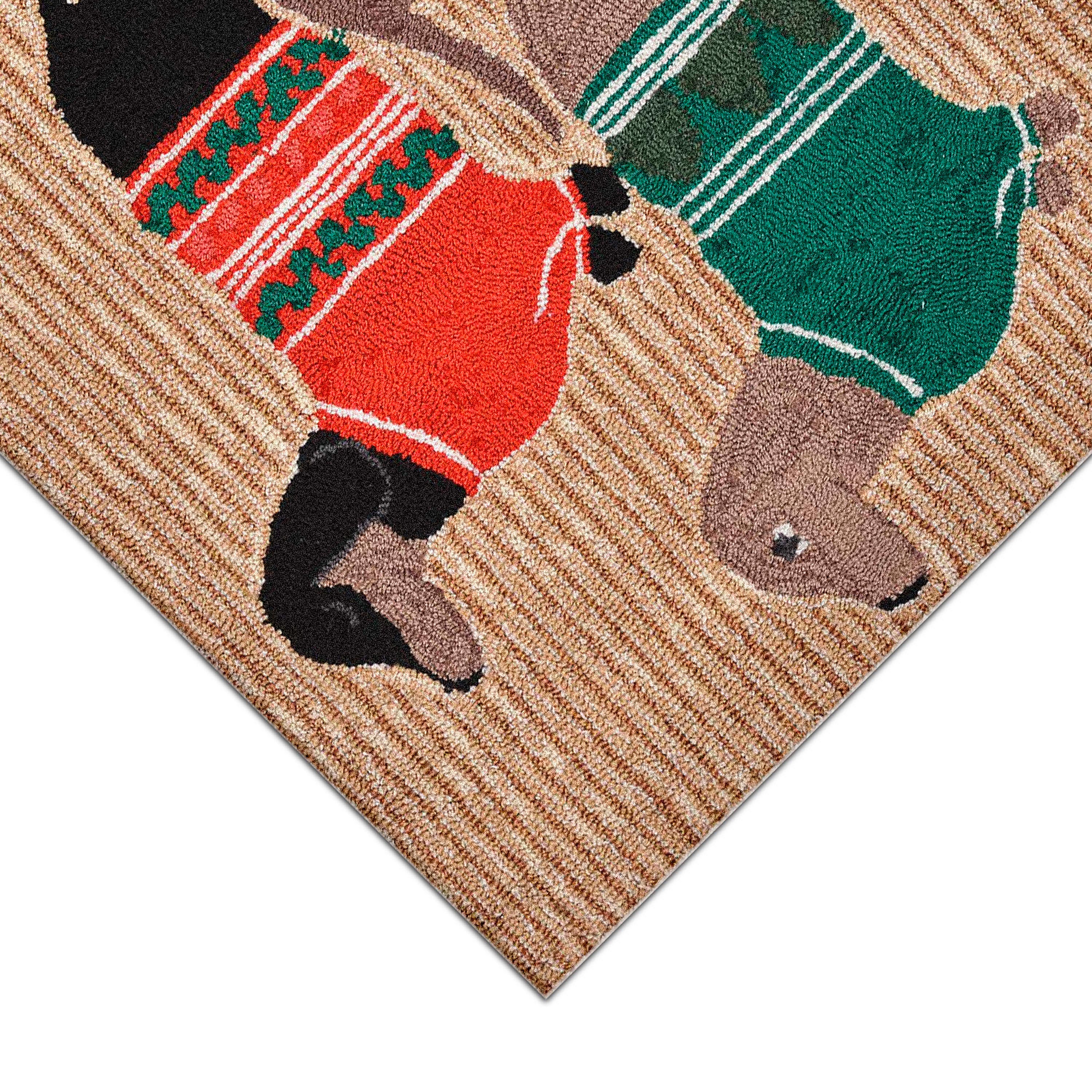 Indoor/Outdoor Hand-Hooked Holiday Sweater Dogs Accent Rug