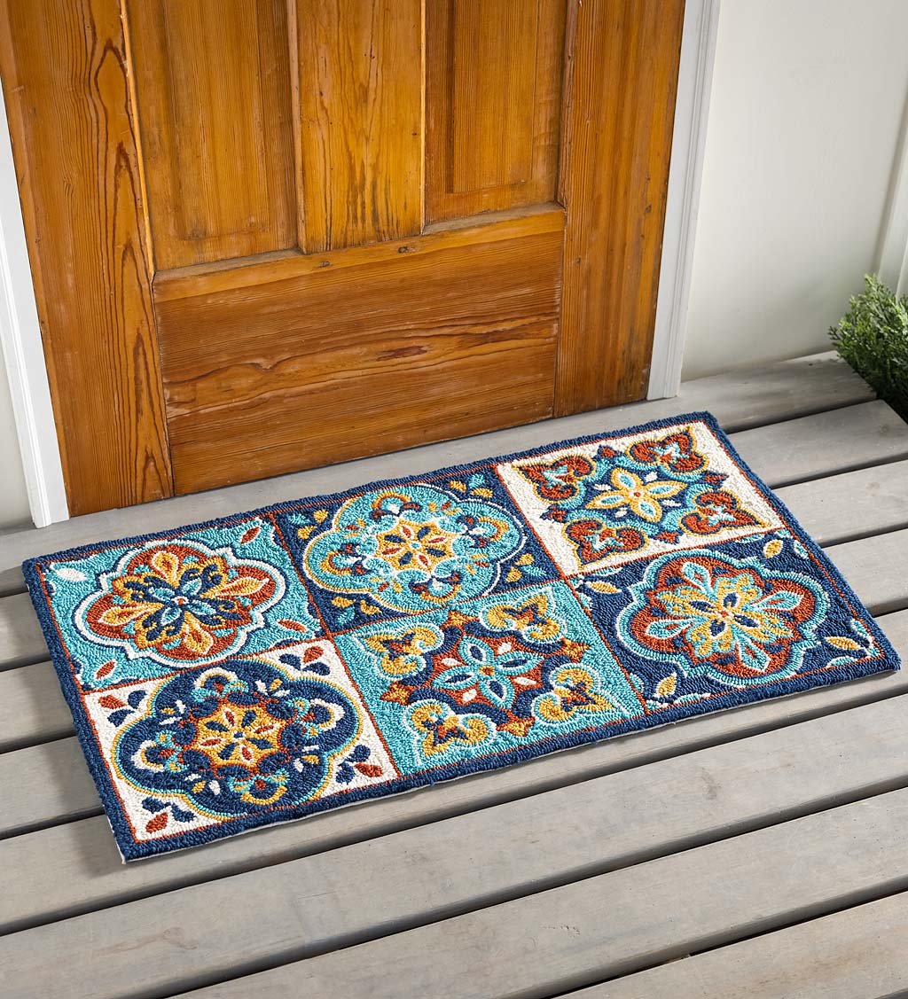 Indoor/Outdoor Tile-Inspired Hooked Polypropylene Accent Rug
