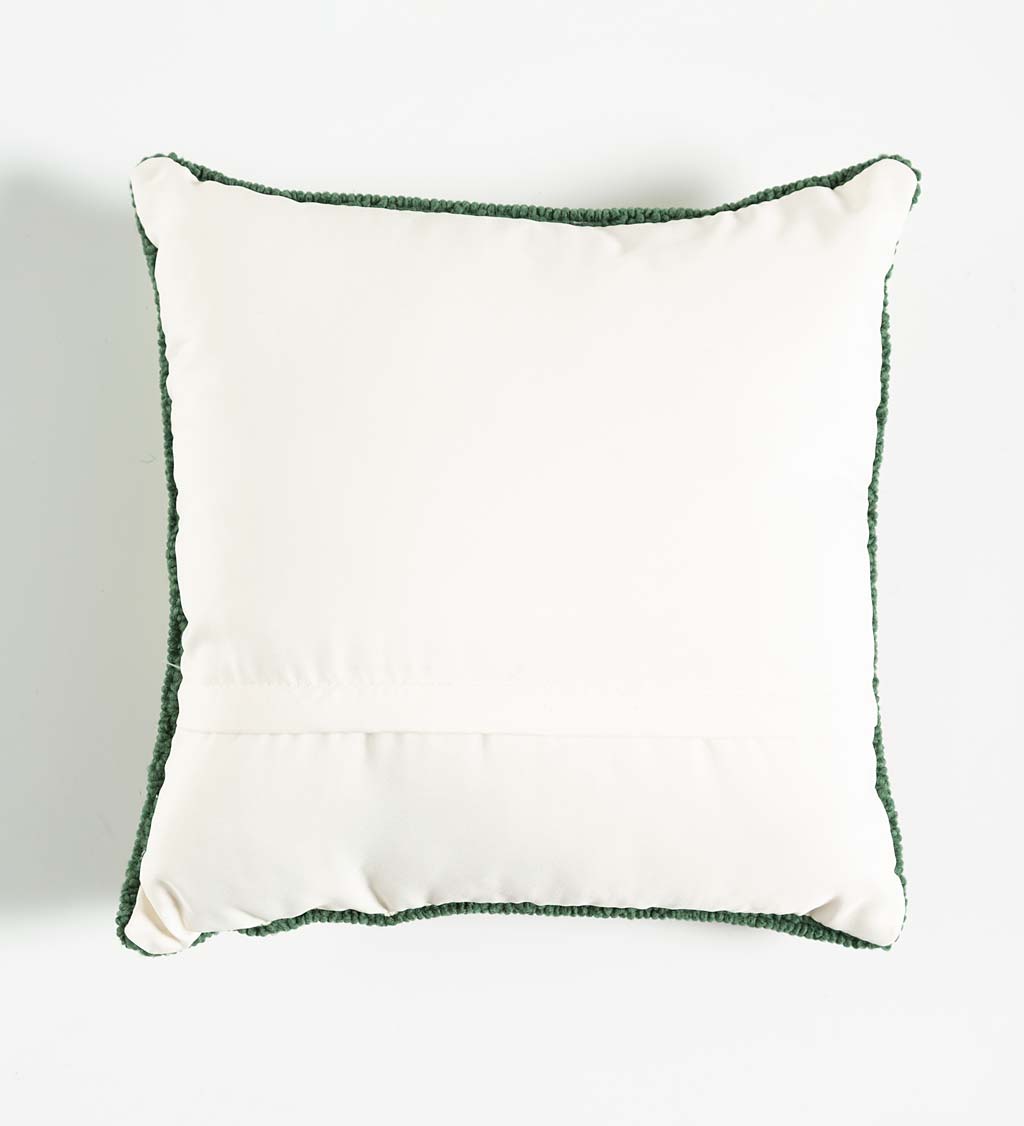 Indoor/Outdoor Hooked Polypropylene Poinsettia & Cardinal Throw Pillow
