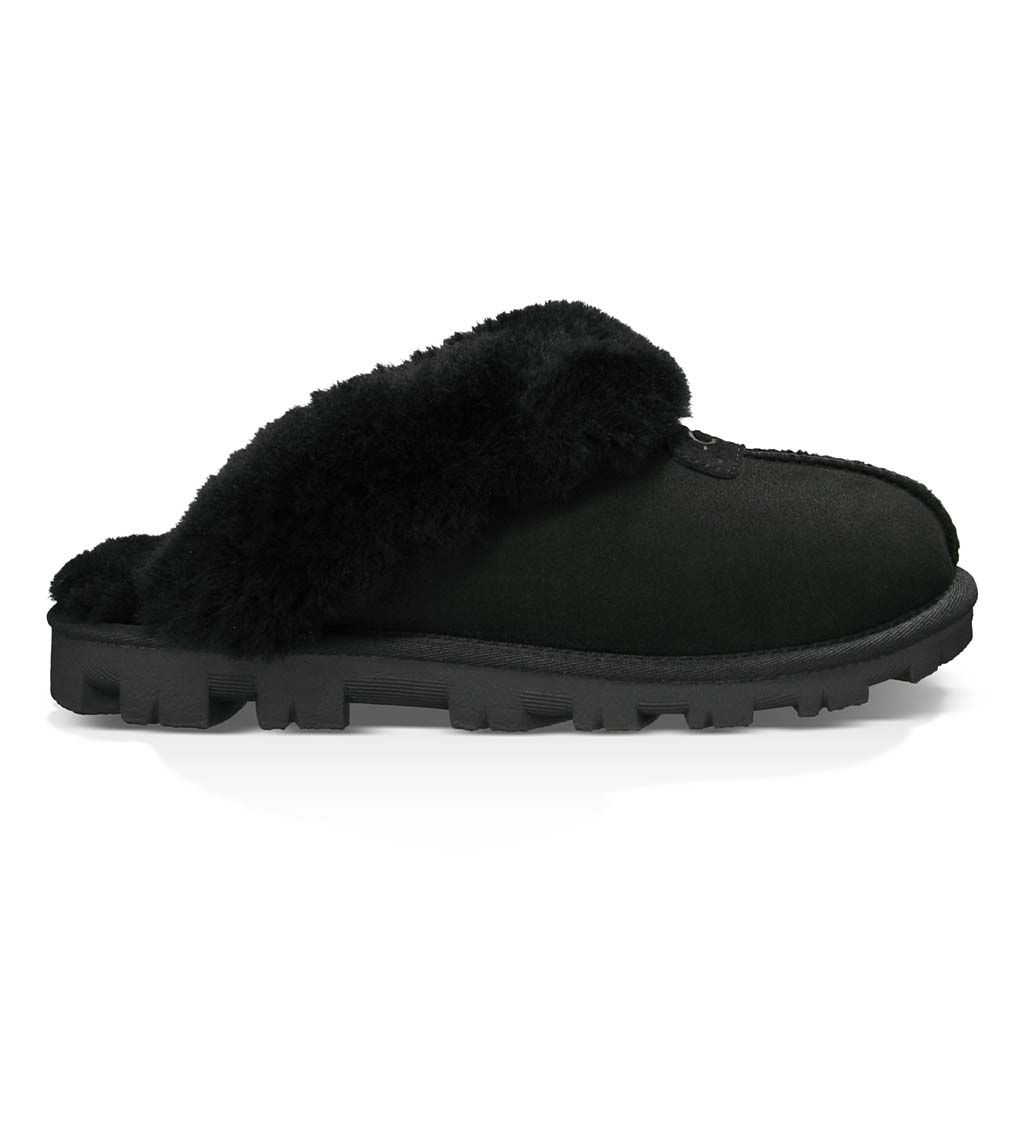  UGG Women's Cozy Slipper, Black, 05