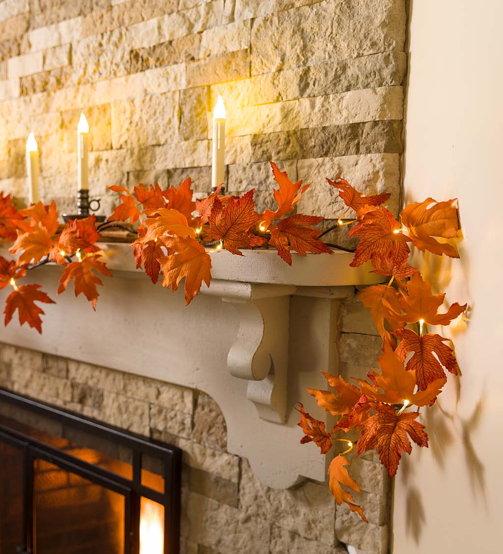 Indoor/Outdoor Lighted Maple Leaf Garland with 24 Lights