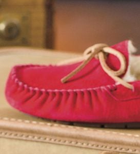 UGG Australia Womens Dakota Moccasin Slippers - Red - Size 10
