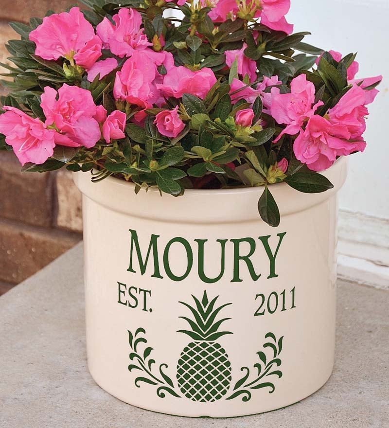 Pineapple Personalized Crock With Name And Year swatch image