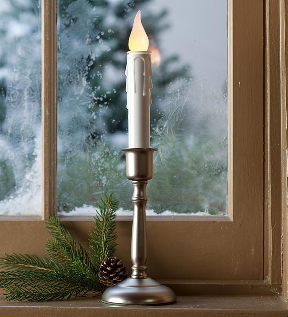 Battery-Operated Cordless Candle With Auto Timer