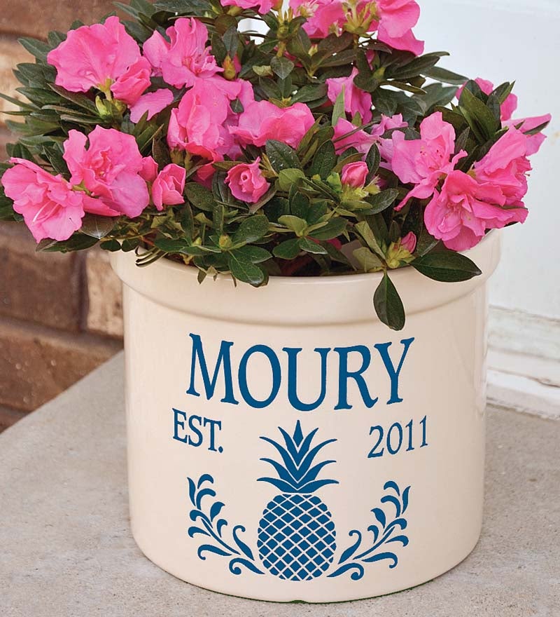 Pineapple Personalized Crock With Name And Year swatch image