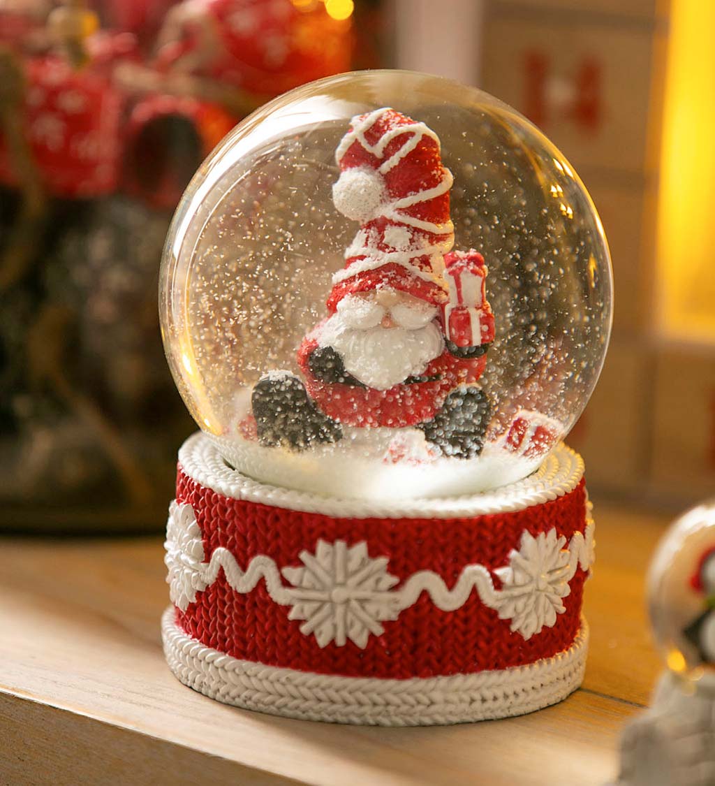 Gnome Santa Claus Snow Globe